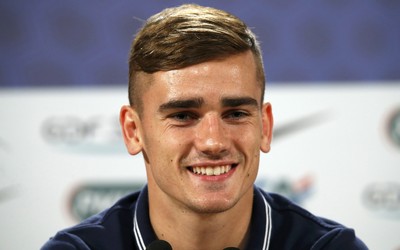 第一体育快讯-凯恩球迷高唱他的名字